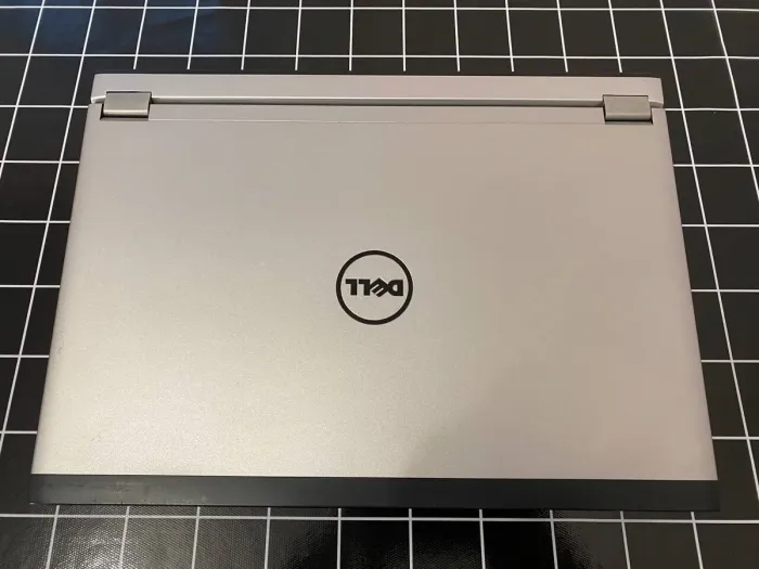 Ультрабук Б-клас Dell Latitude 3330 / 13.3" (1366x768) TN / Intel Core i5-3337U (2 (4) ядра по 1.8 - 2.7 GHz) / 8 GB DDR3 / 240 GB SSD / Intel HD Graphics 4000 / WebCam / HDMI б/в - зображення 7