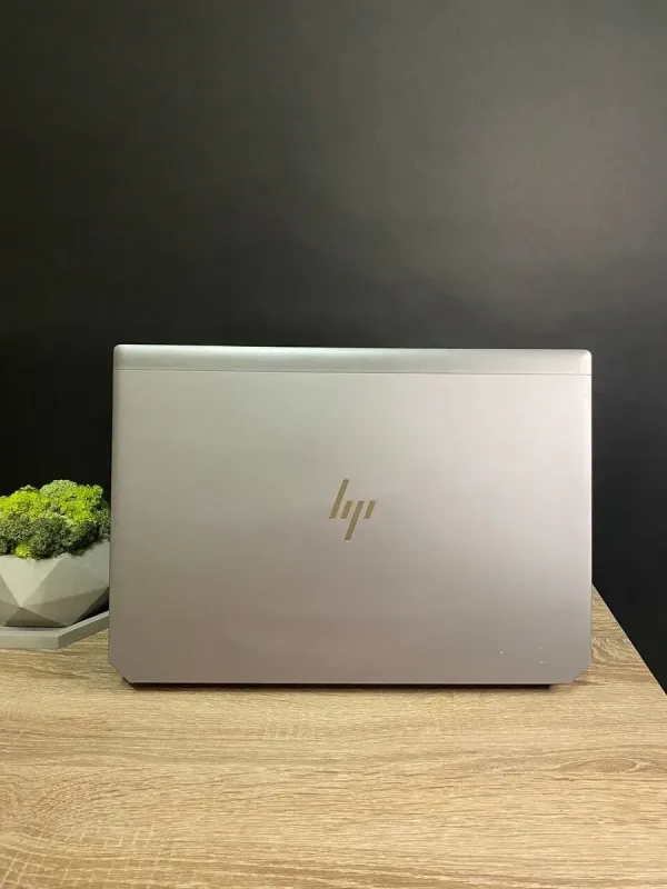 Мобільна робоча станція Б-клас HP ZBook 15 G5 / 15.6'' (1920x1080) IPS / Intel Core i7-8850H (6 (12) ядер по 2.6 - 3.4 GHz) / 16 GB DDR4 / 256 GB SSD M.2 / nVidia Quadro P1000, 4 GB GDDR5, 128-bit / WebCam / Win 10 б/в - зображення 3