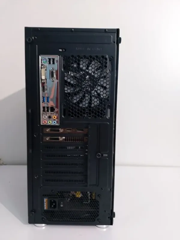Комп'ютер 1stPlayer X5 Fire Base Tower / Intel Core i7-4790 (4 (8) ядра по 3,6 - 4,0 ГГц) / 32 ГБ DDR3 / 120 ГБ SSD + 512 ГБ SSD + 500 ГБ HDD / AMD Radeon R9 390, 8 ГБ GDDR5, 512-біт / 630 Вт б/в - зображення 5