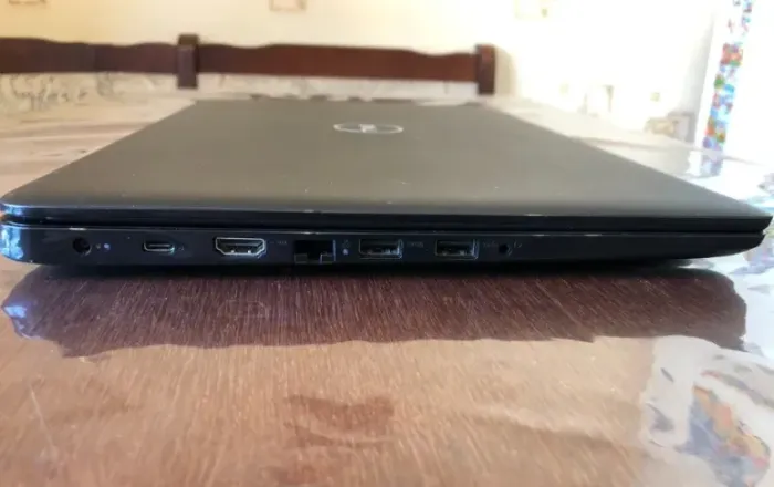 Ігровий ноутбук Dell Latitude 3500 / 15.6" (1920x1080) TN / Intel Core i7-8565U (4 (8) ядра по 1.8 - 4.6 GHz) / 8 GB DDR4 / 256 GB SSD / nVidia GeForce MX130, 2 GB GDDR5, 64-bit / WebCam б/в - зображення 5