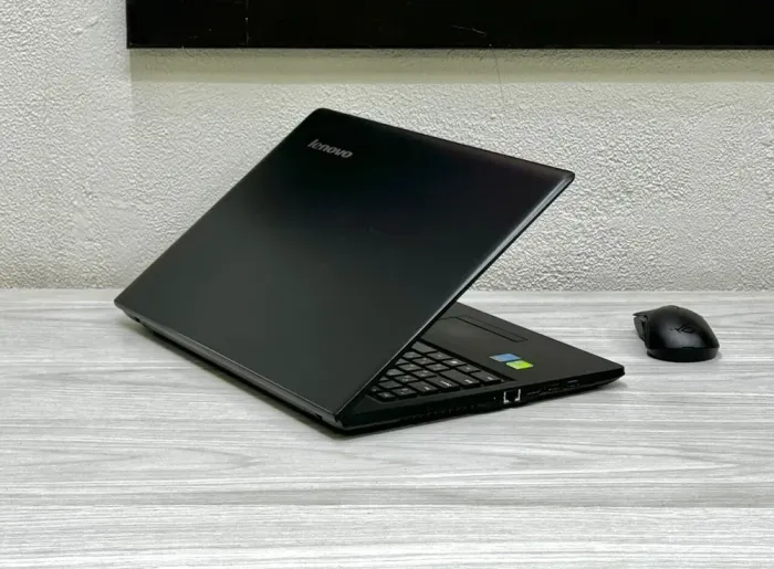 Ноутбук Б-клас Lenovo IdeaPad 100-15IBD / 15.6" (1366x768) TN / Intel Pentium 3825U (2 (4) ядра по 1.9 GHz) / 4 GB DDR3 / 240 GB SSD / nVidia GeForce 920M, 1 GB GDDR3, 64-bit / WebCam / Win 10 б/в - зображення 5