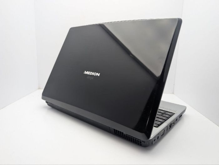 Ноутбук Medion 2180 / 15.4" (1366x768) TN / Intel Pentium T2330 (2 ядра по 1.6 GHz) / 4 GB DDR2 / 250 GB HDD / nVidia GeForce 9300M, 256 MB GDDR2, 64-bit / WebCam / DVD-ROM б/в - зображення 8