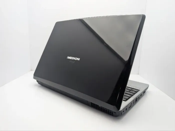 Ноутбук Medion 2180 / 15.4" (1366x768) TN / Intel Pentium T2330 (2 ядра по 1.6 GHz) / 4 GB DDR2 / 250 GB HDD / nVidia GeForce 9300M, 256 MB GDDR2, 64-bit / WebCam / DVD-ROM б/в - зображення 8