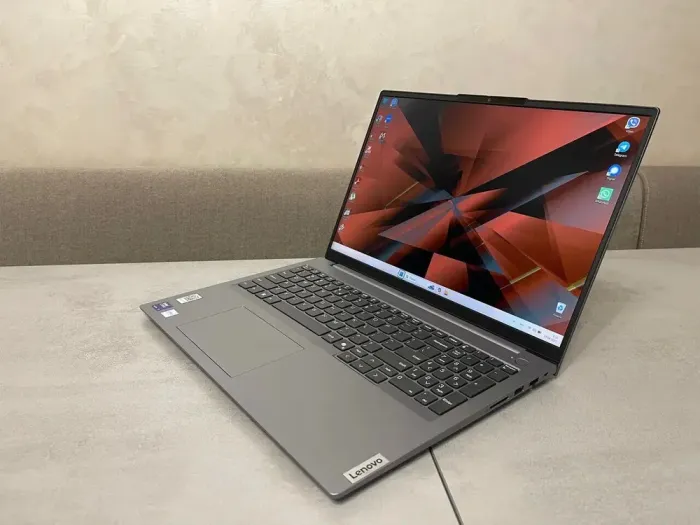 Ультрабук Lenovo ThinkBook 16 G7 IML / 16" (1920x1200) IPS / Intel Core Ultra 5 125U (12 (14) ядер по 1.3 - 4.3 GHz) / 32 GB DDR5 / 1000 GB SSD M.2 / Intel Graphics / WebCam / Fingerprint / HDMI - зображення 3