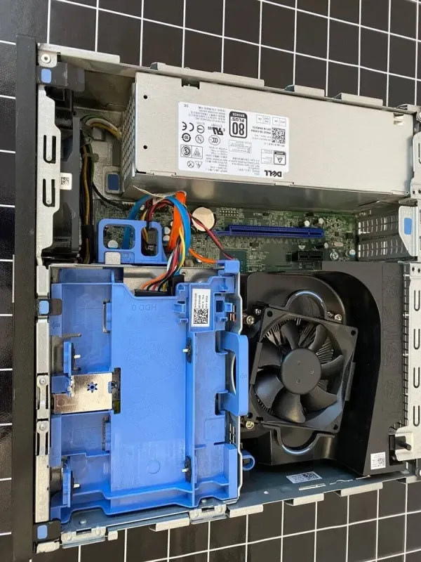 Комп'ютер Dell OptiPlex 3040 SFF / Intel Core i5-6500 (4 ядра по 3.2 - 3.6 GHz) / 8 GB DDR3 / 500 GB HDD / Intel HD Graphics 530 / DVD-RW / DisplayPort / HDMI б/в - зображення 5