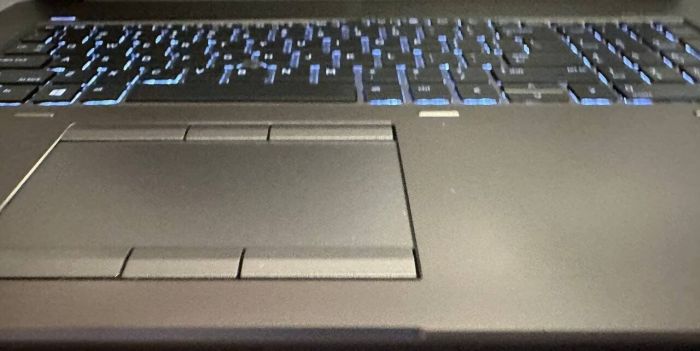 Мобільна робоча станція HP Zbook 17 G6 / 17.3" (1920x1080) IPS Touch / Intel Core i7-9850H (6 (12) ядер по 2,6 - 4,6 ГГц) / 32 ГБ DDR4 / 512 ГБ SSD / nVidia Quadro RTX 4000, 8 ГБ GDDR6, 256-біт / WebCam б/в - зображення 8