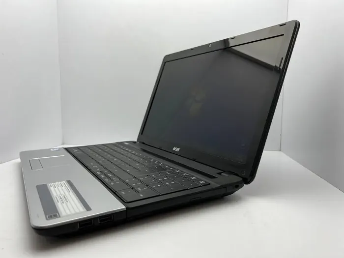 Ноутбук Acer Aspire E1-531 / 15.6" (1366x768) TN / Intel Pentium B960 (2 ядра по 2.2 GHz) / 4 GB DDR3 / 500 GB HDD / Intel HD Graphics / WebCam / АКБ не тримає б/в - зображення 4
