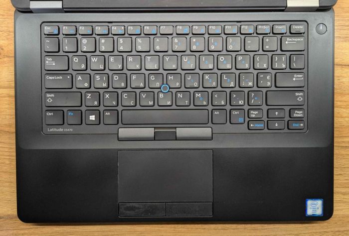 Ноутбук Б-клас Dell Latitude E5470 / 14" (1366x768) TN / Intel Core i5-6300U (2 (4) ядра по 2.4 - 3.0 GHz) / 8 GB DDR4 / 256 GB SSD / Intel HD Graphics 520 / WebCam / Windows 10 б/в - изображение 3