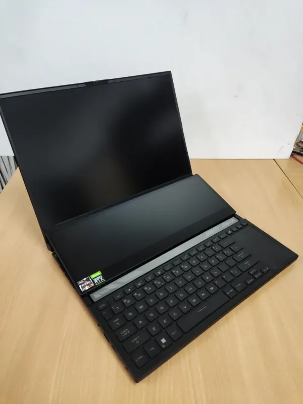 Ігровий ноутбук Asus ROG Zephyrus Duo 16 / 16" (1920x1200) IPS / AMD Ryzen 7 6800H (8 (16) ядер по 3.2 - 4.7 GHz) / 32 GB DDR5 / 2000 GB SSD M.2 / nVidia GeForce RTX 3070 Ti, 8 GB GDDR6, 256-bit / WebCam б/в - зображення 3