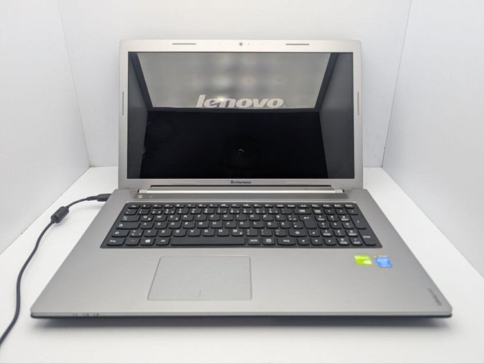 Ноутбук Б-клас Lenovo IdeaPad Z710 / 17.3" (1600x900) TN / Intel Core i5-4200M (2 (4) ядра по 2.5 - 3.1 GHz) / 8 GB DDR3 / 1000 GB HDD / nVidia GeForce GT 740M, 2 GB GDDR3, 64-bit / WebCam / DVD-ROMб/в - зображення 3