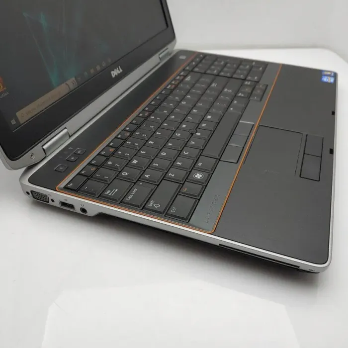 Ноутбук Dell Latitude E6520 / 15.6" TN / Core i5-2410M (2(4) ядра по 2.3-2.9GHz) / 8GB DDR3 / 256GB SSD / NVS 4200M, 1 GB DDR3, 64bit / WebCam / Win 10 Pro б/в - зображення 4