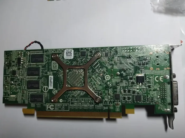 Дискретна відеокарта AMD Radeon R7 250, 2 GB DDR3, 128-bit / 1x DVI, 1x DisplayPort / Для корпусів форм-фактора Tower + Перехідник DVI-VGA б/в - зображення 3