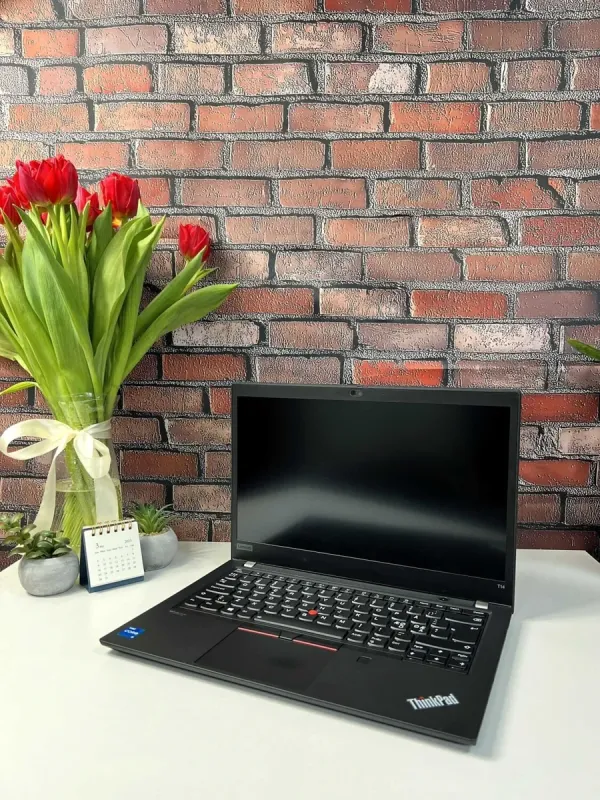 Ультрабук Lenovo ThinkPad T14 Gen 2 / 14" (1920x1080) IPS / Intel Core i5-1135G7 (4 (8) ядра по 4.2 GHz) / 16 GB DDR4 / 256 GB SSD M.2 / Intel Iris Xe Graphics / WebCam б/в - зображення 7