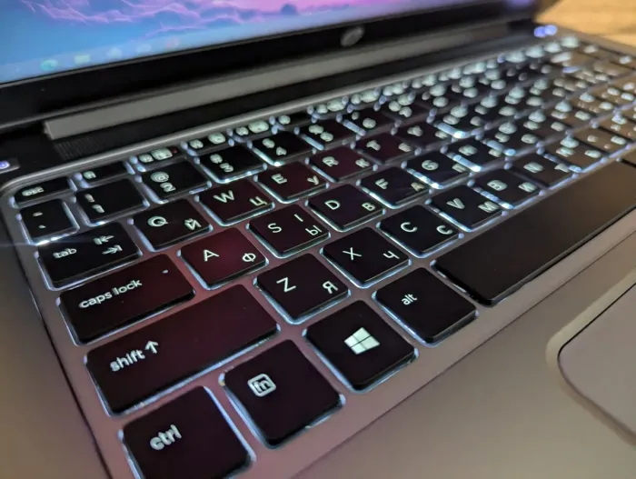 Ноутбук Б-клас HP EliteBook Folio 1040 G2 / 14" (1600x900) TN / Intel Core i5-5200U (2 (4) ядра по 2.2 - 2.7 GHz) / 4 GB DDR3 / 240 GB SSD / Intel HD Graphics 5500 / WebCam / Fingerprint / Windows 10 б/в - зображення 7