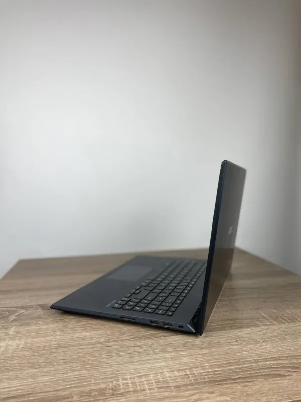 Ігровий ноутбук Asus K57G / 15.6" (1920x1080) TN / Intel Core i5-9300H (4 (8) ядра по 2.4 - 4.1 GHz) / 16 GB DDR3 / 512 GB SSD / nVidia GeForce GTX 1650, 4 GB GDDR5, 128-bit / WebCam / Win 10 б/в - зображення 5