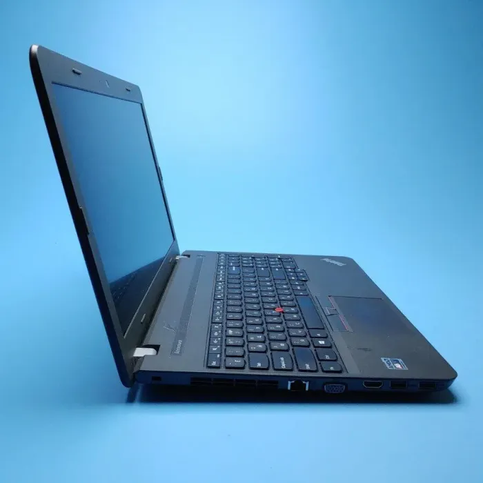 Ноутбук Lenovo ThinkPad E565 / 15.6" (1366x768) TN / AMD A6-8500P (2 ядра по 1.6 - 3.0 GHz) / 8 GB DDR3 / 240 GB SSD / AMD Radeon R5 Graphics / WebCam / DVD-ROM / Win 10 Pro б/в - зображення 4