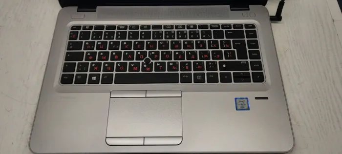 Ноутбук HP EliteBook 840 G3 / 14" TN / Core i5-6300U (2(4) ядра по 2.4-3 GHz) / 8GB DDR4 / 256GB SSD / HD Graphics 520 / WebCam / АКБ не тримає б/у - зображення 3