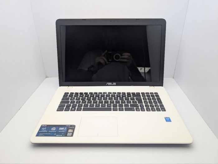 Ноутбук Asus F751M / 17.3" (1600x900) TN / Intel Pentium N3530 (4 ядра по 2.16 - 2.58 GHz) / 8 GB DDR3 / 120 GB SSD / Intel HD Graphics / WebCam / DVD-ROM б/в - зображення 3