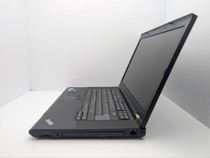 Ноутбук Lenovo ThinkPad T520 / 15.6" (1600x900) TN / Intel Core i5-2450M (2 (4) ядра по 2.5 - 3.1 GHz) / 6 GB DDR3 / 500 GB HDD / nVidia NVS 4200M, 1 GB GDDR3, 64-bit / WebCam / DVD-ROM б/в - изображение 4
