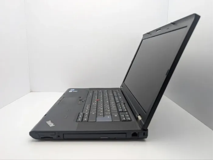 Ноутбук Lenovo ThinkPad T520 / 15.6" (1600x900) TN / Intel Core i5-2450M (2 (4) ядра по 2.5 - 3.1 GHz) / 6 GB DDR3 / 500 GB HDD / nVidia NVS 4200M, 1 GB GDDR3, 64-bit / WebCam / DVD-ROM б/в - изображение 4