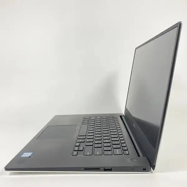 Мобільна робоча станція Dell Precision 5530 / 15.6" (1920x1080) IPS / Intel Xeon E-2176M (6 (12) ядер по 2.7 - 4.4 GHz) / 16 GB DDR4 / 512 GB SSD / nVidia Quadro P1000, 4 GB GDDR5, 128-bit / HDMI б/в - зображення 5