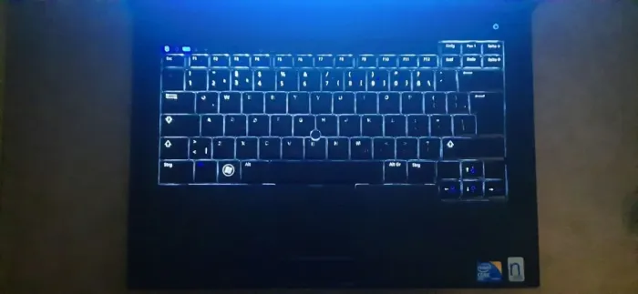 Ноутбук Dell Latitude E6410 / 14" (1440x900) TN / Intel Core i7-640M (2 (4) ядра по 2.8 - 3.46 GHz) / 8 GB DDR3 / 320 GB HDD / nVidia NVS 3100M, 512 MB DDR3, 64-bit / WebCam б/в - зображення 8