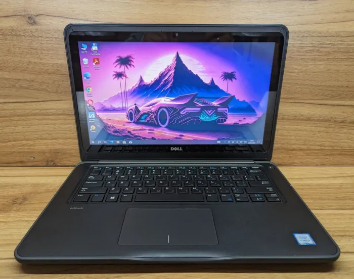 Ноутбук Dell Latitude 3380 / 13.3" (1366x768) TN Touch / Intel Core i3-6006U (2 (4) ядра по 2.0 GHz) / 8 GB DDR4 / 240 GB SSD / Intel HD Graphics 520 / WebCam / Windows 10 б/в - зображення 2