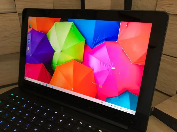 Нетбук Б-клас Razer Blade Stealth RZ09-01682E22 / 12.5" (3840x2160) IPS Touch / Intel Core i7-6500U (2 (4) ядра по 2.5 - 3.1 GHz) / 8 GB DDR3 / 256 GB SSD M.2 / Intel HD Graphics 520 / WebCam / Windows 10 б/в - зображення 3