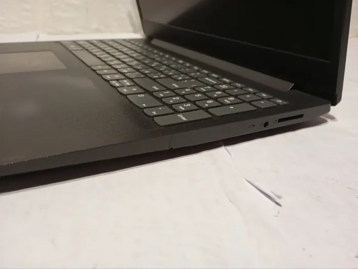 Ноутбук Б-клас Lenovo IdeaPad S145-15IKB / 15.6" (1920x1080) TN / Intel Core i3-8130U (2 (4) ядра по 2.2 -3.4 GHz) / 8 GB DDR4 / 120 GB SSD / Intel UHD Graphics 620 / WebCam б/в - зображення 6