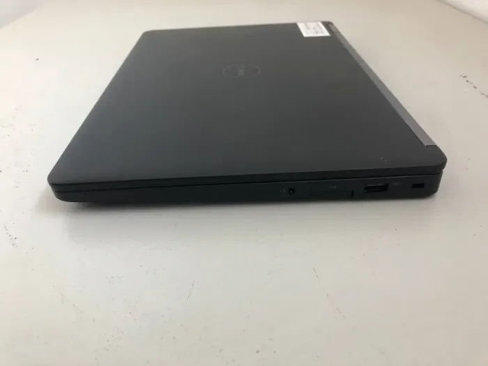 Ультрабук Dell Latitude E5470 / 14" TN / Intel Core i5-6300U (2 (4) ядра по 2.4 - 3.0 GHz) / 8 GB DDR4 / 256 GB SSD / Intel HD Graphics 520 / WebCam / HDMI б/в - зображення 4