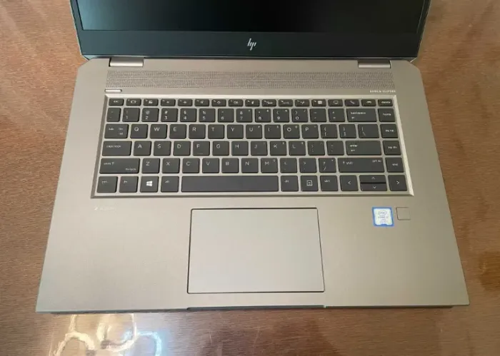 Робоча станція HP ZBook Studio G5 / 15.6" (1920x1080) IPS / Intel Xeon E-2176M (6 (12) ядер по 2.7 - 4.4 GHz) / 32 GB DDR4 / 512 GB SSD / nVidia Quadro P2000, 5 GB GDDR5, 160-bit / WebCam / WebCam / WebCam б/в - зображення 4