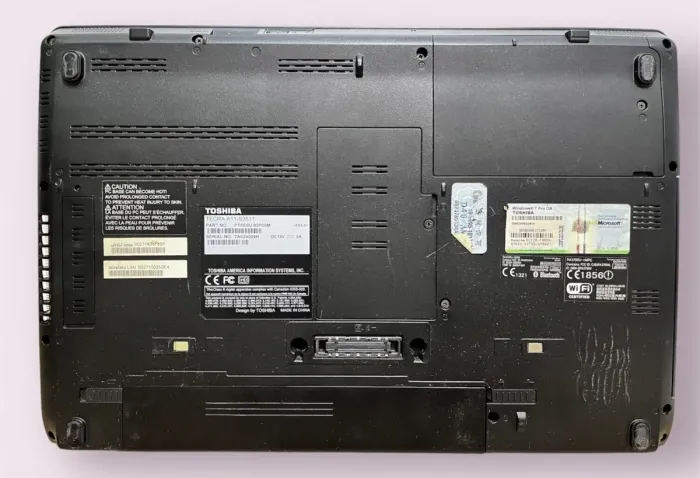 Ноутбук Б-клас Toshiba Tecra A11 / 15.6" (1366x768) TN / Intel Core i3-350M (2 (4) ядра по 2.26 GHz) / 4 GB DDR3 / 120 GB SSD / Intel HD Graphics / WebCam б/в - зображення 7