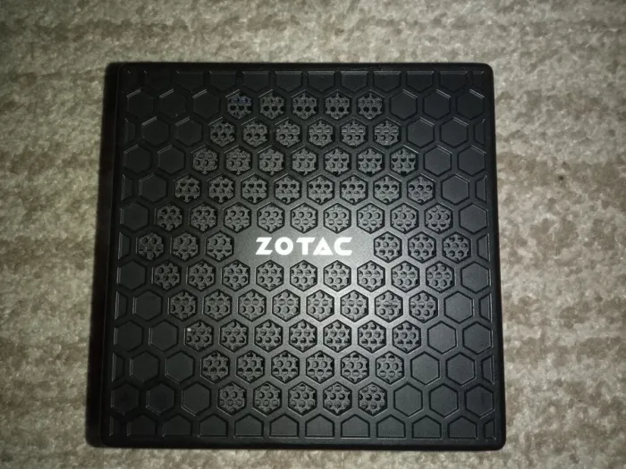 Неттоп Zotac ZBOX CI329 Nano USFF / Intel Celeron N4100 (4 ядра по 1.1 - 2.4 GHz) / 4 GB DDR4 / 120 GB SSD / Intel UHD Graphics 600 б/в - изображение 3