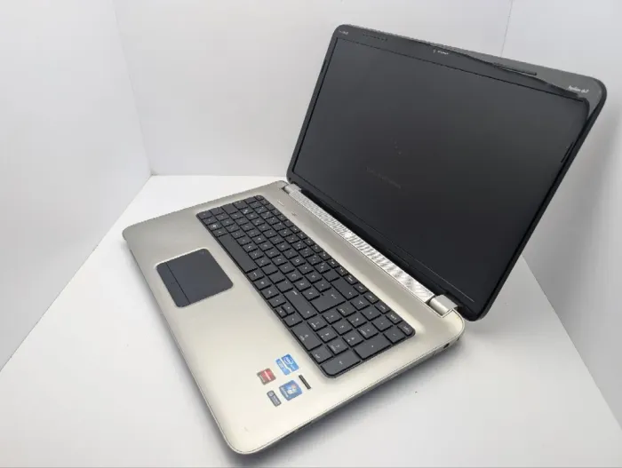 Ноутбук HP Pavilion dv7-6c30eg / 17.3" (1600x900) TN / Intel Core i7-2670QM (4 (8) ядра по 2.2 - 3.1 GHz) / 6 GB DDR3 / 1000 GB HDD / AMD Radeon HD 6770M, 1 GB GDDR5, 128-bit / WebCam / DVD-ROM б/в - зображення 7