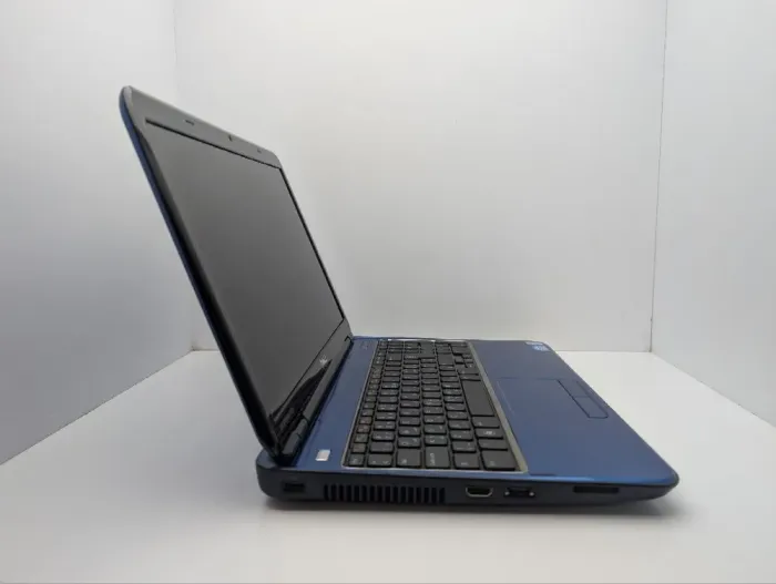 Ноутбук Dell Inspiron N5110 / 15.6" (1366x768) TN / Intel Core i3-2310M (2 (4) ядра по 2.1 GHz) / 6 GB DDR3 / 320 GB HDD / Intel HD Graphics 3000 / WebCam / DVD-ROM б/в - зображення 4