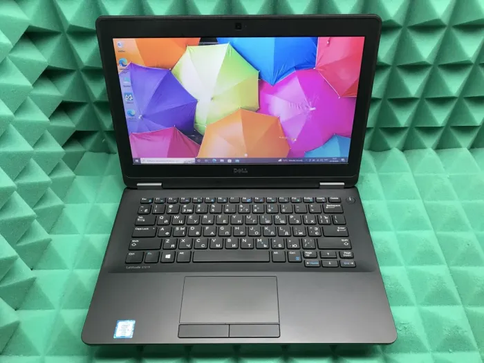 Нетбук Dell Latitude 12 E7270 / 12.5" (1366x768) TN / Intel Core i5-6300U (2 (4) ядра по 2.4 - 3.0 GHz) / 8 GB DDR4 / 128 GB SSD / Intel HD Graphics 520 / WebCam / HDMI / miniDP / Windows 10 б/в - зображення 2