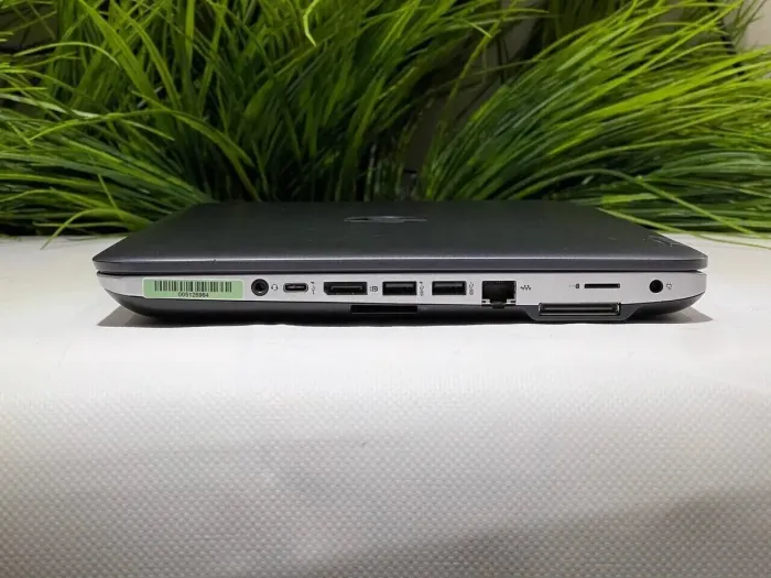 Ноутбук HP Probook 640 G3 / 14" (1366x768) TN / Intel Core i3-7100U (2 (4) ядра по 2.4 GHz) / 8 GB DDR4 / 480 GB SSD / Intel HD Graphics 620 / WebCam  б/в - зображення 3