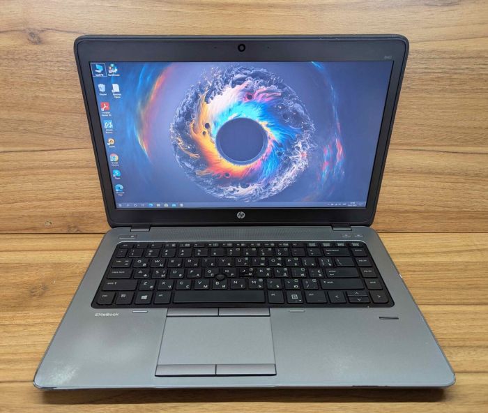 Ультрабук Б-клас HP EliteBook 840 G1 / 14" (1600x900) TN / Intel Core i5-4300U (2 (4) ядра по 1.9 - 2.9 GHz) / 8 GB DDR3 / 240 GB SSD / Intel HD Graphics 4400 / WebCam / Fingerprint / Windows 10 б/в - зображення 2