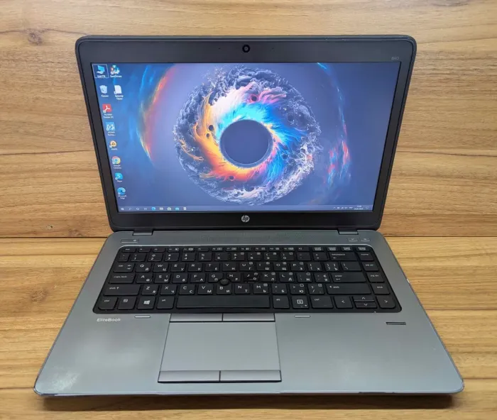 Ультрабук Б-клас HP EliteBook 840 G1 / 14" (1600x900) TN / Intel Core i5-4300U (2 (4) ядра по 1.9 - 2.9 GHz) / 8 GB DDR3 / 240 GB SSD / Intel HD Graphics 4400 / WebCam / Fingerprint / Windows 10 б/в - зображення 2