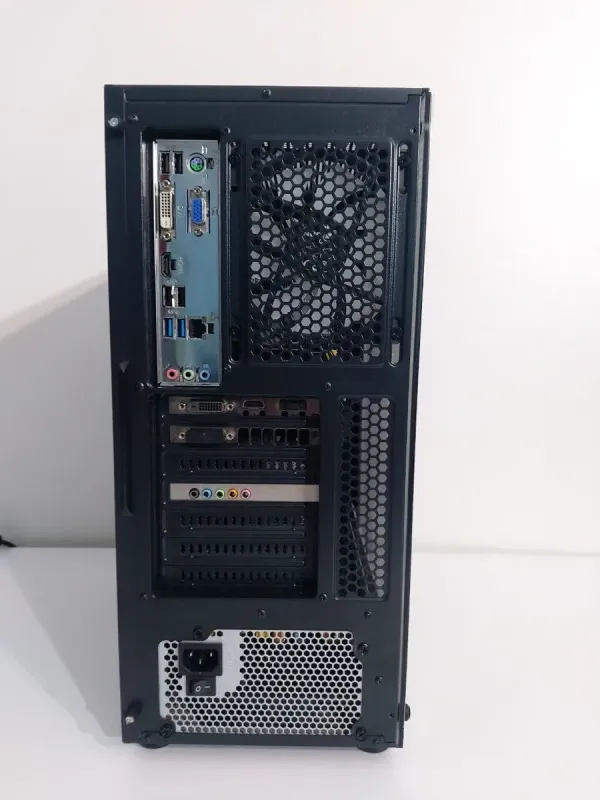 Ігровий ПК AeroCool PGS FALCON-A-BK-V1 FRGB Tower / Intel Core i7-4770 (4 (8) ядра по 3.4 - 3.9 GHz) / 24 GB DDR3 / 480 GB SSD + 500 GB HDD / AMD Radeon RX 470, 4 GB GDDR5, 256-bit / 350W б/в - зображення 7