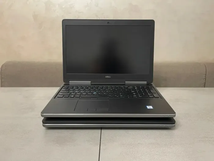 Ігровий ноутбук Dell Precision 7510 / 15.6" (3840x2160) IPS / Intel Core i7-6820HQ (4 (8) ядра по 2.7 - 3.6 GHz) / 32 GB DDR4 / 512 GB SSD / AMD Radeon R9 M375X, 2 GB GDDR5, 128-bit / WebCam / miniDP / HDMI б/в - зображення 5