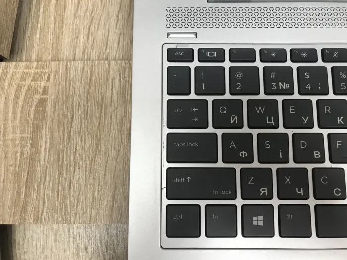 Ультрабук Б-клас HP EliteBook 840 G5 / 14" (1920x1080) IPS / Intel Core i7-8650U (4 (8) ядра по 1.9 - 4.2 GHz) / 8 GB DDR4 / 256 GB SSD M.2 / Intel UHD Graphics 620 / WebCam / USB 3.1 / HDMI б/в - зображення 11