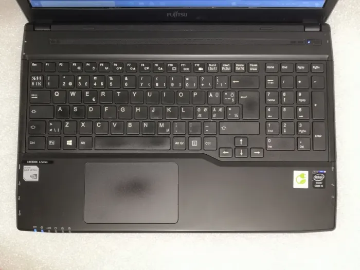 Ноутбук Б-клас Fujitsu LifeBook AH544 / 15.6'' TN / Core i5-4200M (2(4) ядра по 2.5-3.1 GHz) / 8GB DDR3 / 750GB HDD / GeForce GT 720M, 2GB DDR3, 64-bit / WebCam / DVD-ROM / VGA б/в - зображення 3