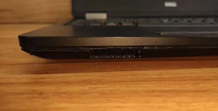 Ноутбук Б-клас Dell Latitude E5570 / 15.6" (1366x768) TN / Intel Core i5-6300U (2 (4) ядра по 2.4 GHz) / 8 GB DDR4 / 256 GB SSD / Intel HD Graphics 520 / WebCam б/в - зображення 7