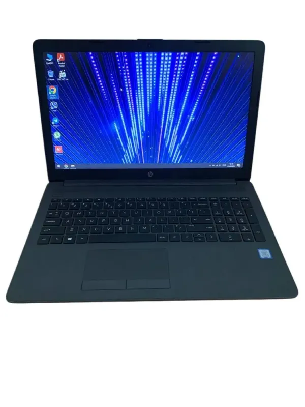 Ноутбук HP 250 G7 / 15.6" (1366x768) TN / Intel Core i3-7020U (2 (4) ядра по 2.3 GHz) / 8 GB DDR4 / 256 GB SSD M.2 / Intel HD Graphics 620 / WebCam / Win 10 Pro б/в - зображення 2