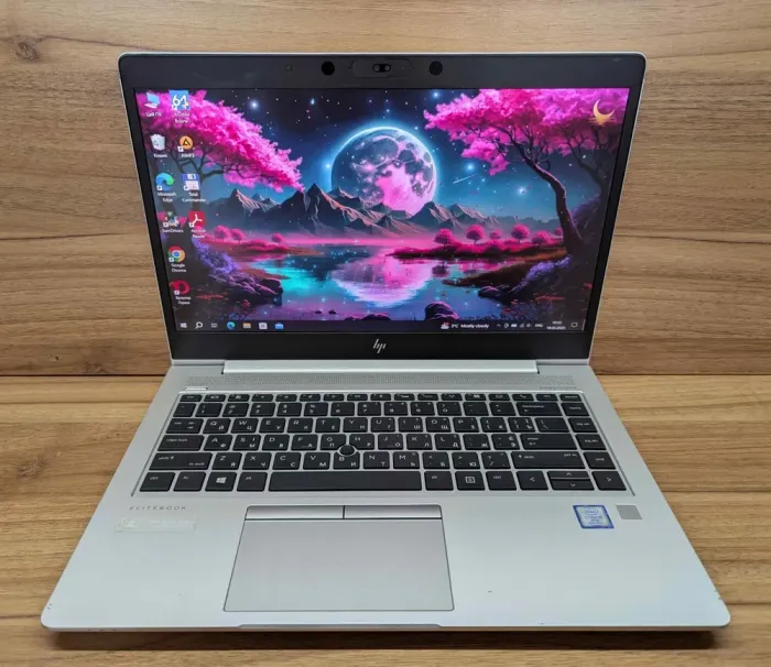 Ультрабук Б-клас HP EliteBook 840 G5 / 14" (1920x1080) IPS / Intel Core i5-8350U (4 (8) ядра по 1.7 - 3.6 GHz) / 16 GB DDR4 / 512 GB SSD / Intel UHD Graphics 620 / WebCam / Fingerprint / Windows 10 б/в - зображення 2