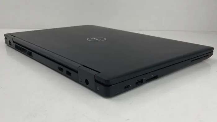 Ноутбук Dell Latitude 5580 / 15.6" (1920x1080) TN / Intel Core i5-6300U (2 (4) ядра по 2.4 - 3.0 GHz) / 16 GB DDR4 / 240 GB SSD / Intel HD Graphics 520 / WebCam б/в - зображення 5