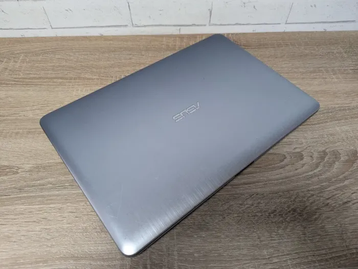 Ноутбук Б-клас Asus K541U / 15.6" (1366x768) TN / Intel Core i3-6006U (2 (4) ядра по 2.0 GHz) / 12 GB DDR4 / 128 GB SSD / Intel HD Graphics 520 / WebCam б/в - зображення 3