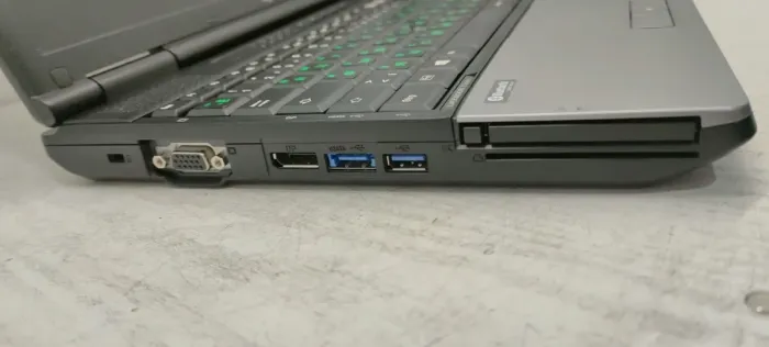 Ноутбук Б-класс Fujitsu LifeBook E782 / 15.6" TN / Intel Core i5-3320M (2(4) ядра по 2.6-3.3 GHz) / 8GB DDR3 / 120GB SSD / HD Graphics 4000 / WebCam б/в - зображення 4