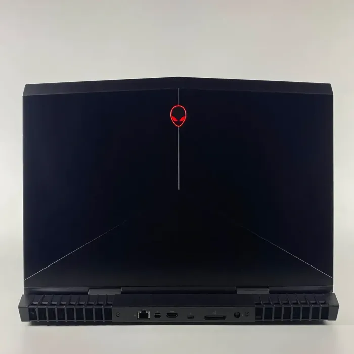 Ігровий ноутбук Б-класу Dell Alienware 17 R5 / 17,3" (1920x1080) IPS / Intel Core i7-8750H (6 (12) ядра по 2.2 - 4.1 GHz) / 16 GB DDR4 / 256 GB SSD + 1000 GB HDD / nVidia GeForce GTX 1080, 8 GB GDDR5X, 256-bit / WebCam / HDMI б/в - зображення 9
